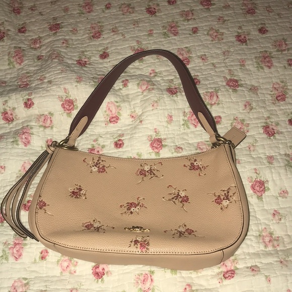 Coach Handbags - Leather purse with pretty flowers & gold hardware